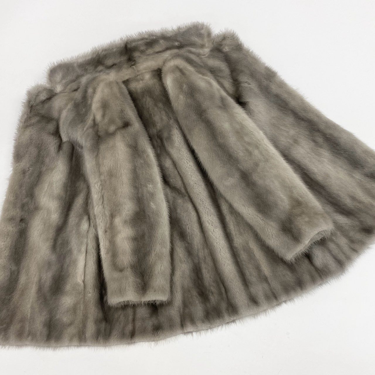 86L5 SAGA MINK サガミンク 銀サガ サファイアミンク ファーコート サイズ9号 シルバーグレー 最高級本毛皮 MINK FUR ポケット有t18r