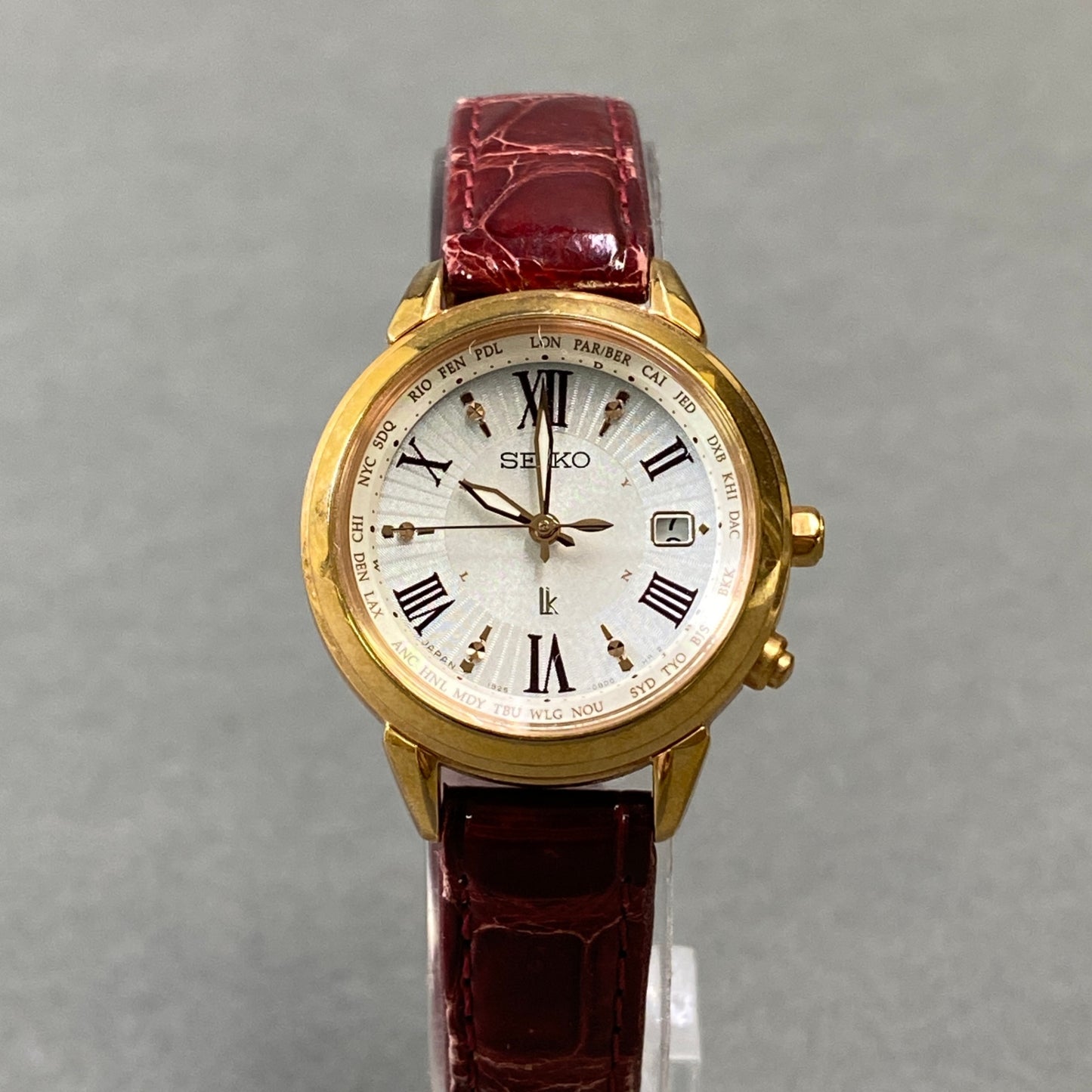 h1《美品》 SEIKO セイコー LUKIA ソーラー 腕時計 クロコレザーベルト 1B25-0AR0 ゴールド ホワイト SOLAR 電波 ウォッチ レディースk02i