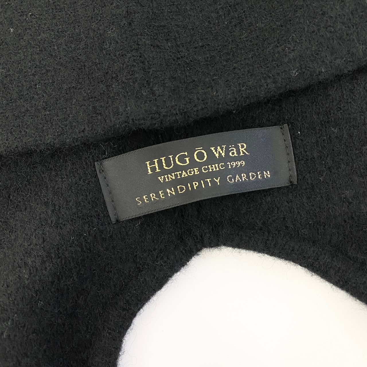 d28 HUG O WaR ハグオーワー バラクラバ フードウォーマー マフラー FREE ブラック ヤク50％ ウール50％ ユニセックス 男女兼用k02i