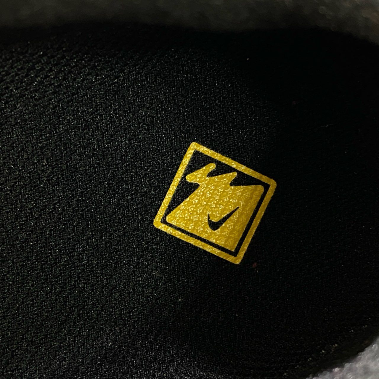 1h1 NIKE ナイキ AIR HUMARA エア フラマ ローカットスニーカー シューズ FJ7098-700 26.5 イエロー系 メンズt18r