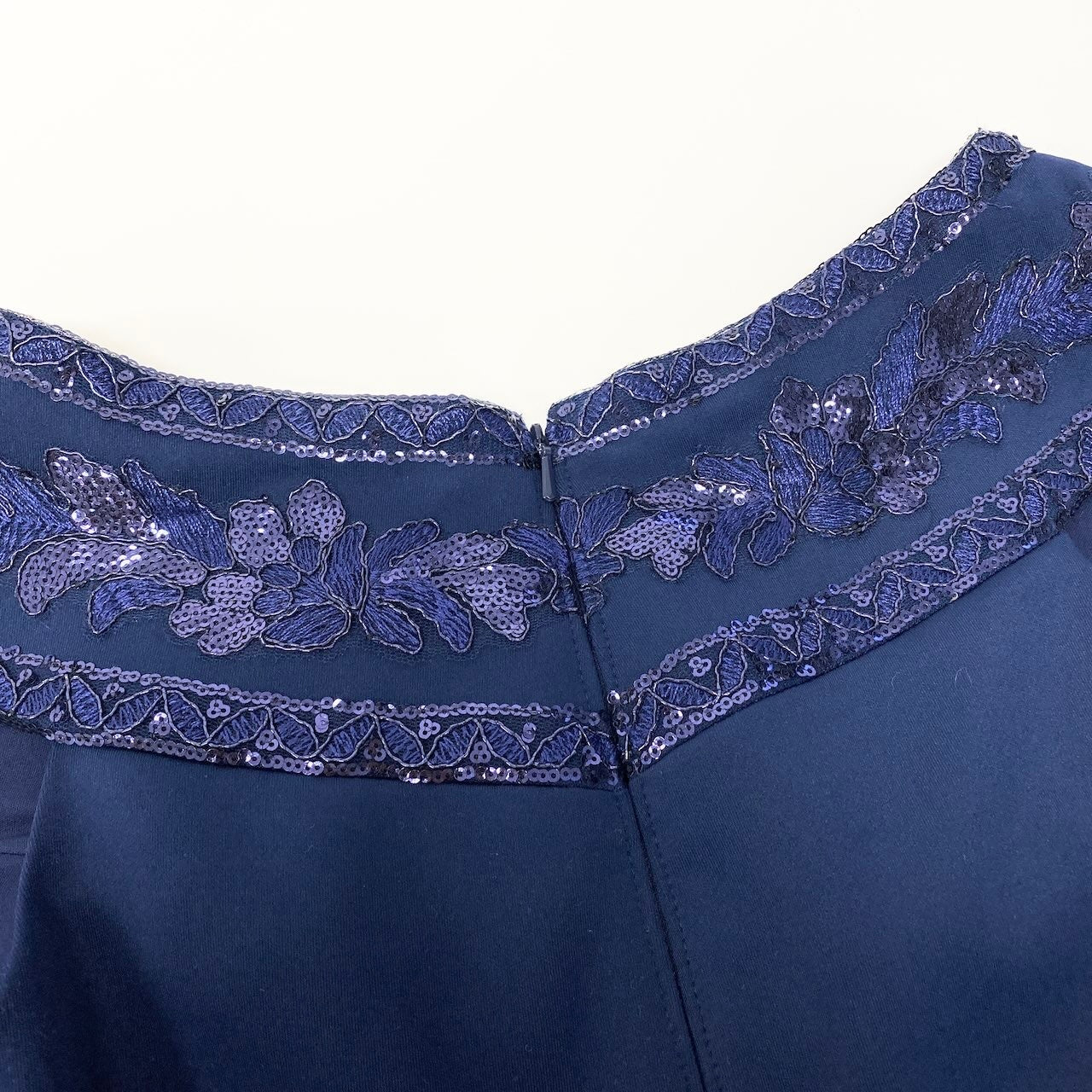 4c29 TADASHI SHOJI タダシショージ 刺繍ドレスワンピース スパンコール刺繍 膝丈 AGD19068MJ 2サイズ ネイビー レディース 女性用u02t