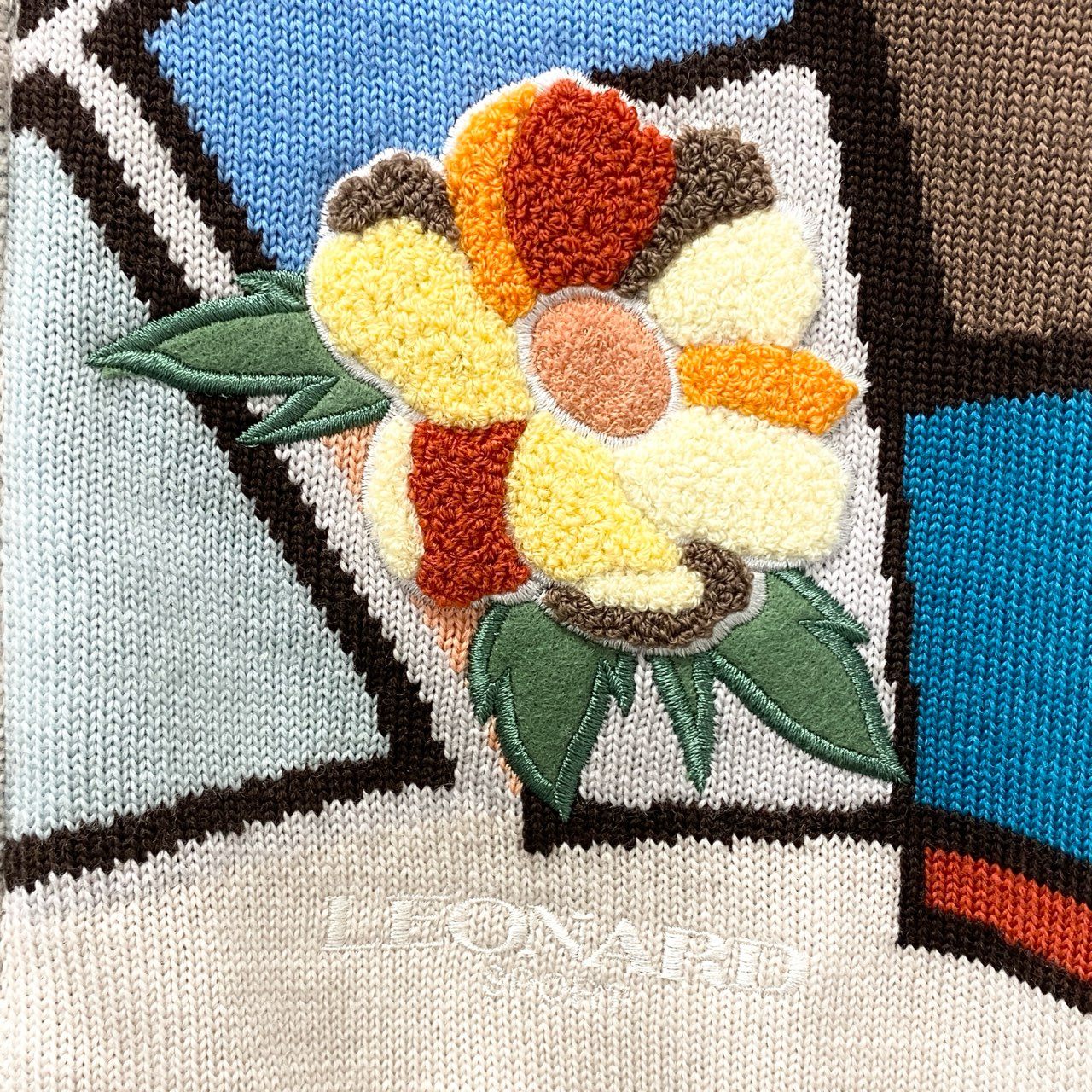 19b13 LEONARD SPORT レオナール スポーツ ジップアップニットフーディー ジャケット 花柄刺繍 フード取り外し可 0527752 42サイズ マルチカラー ウール100％ レディース 女性用u02t