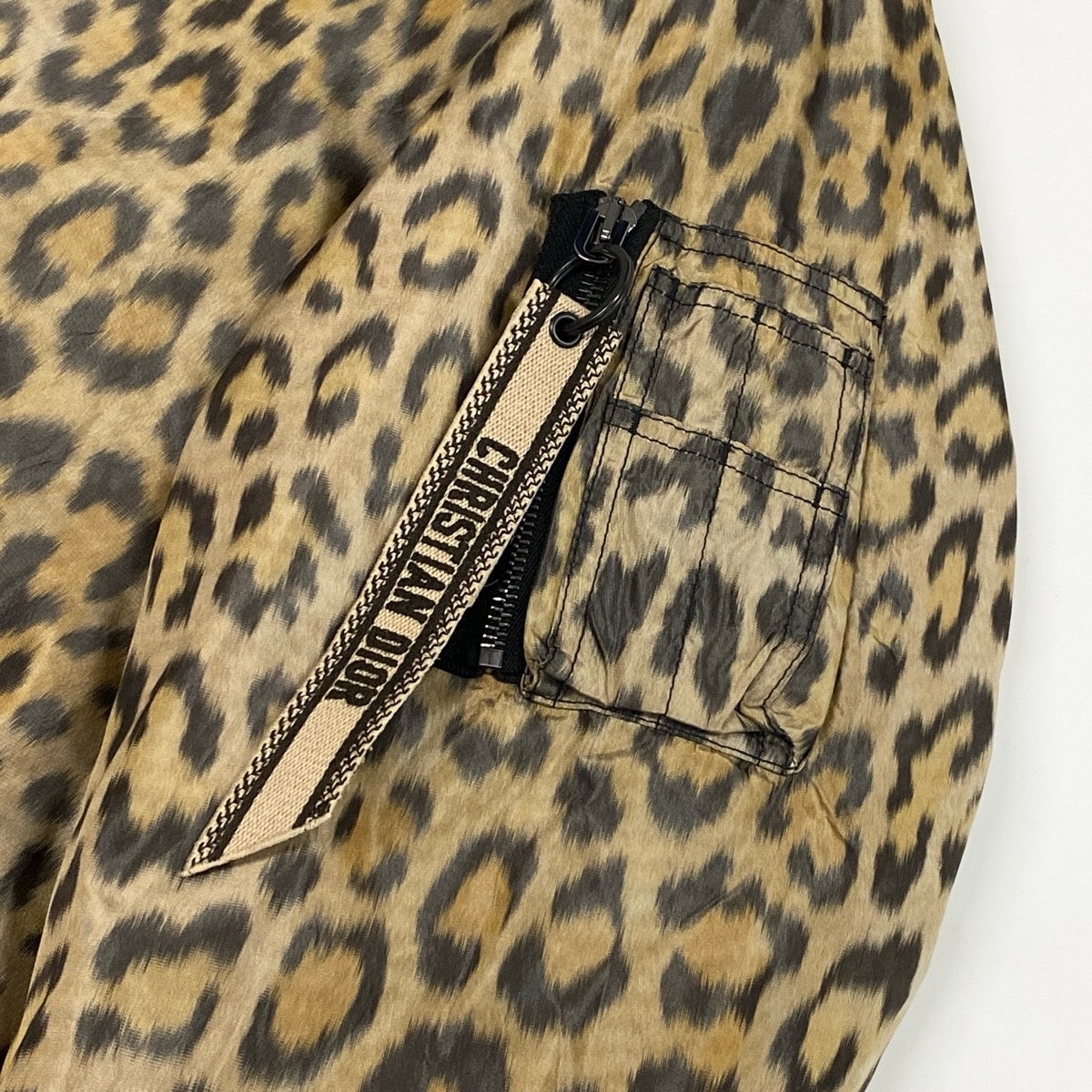 j13 【新品保管品】Christian Dior ボンバージャケット レオパード ロゴ刺繍 XSサイズ ベージュ ブラック シルク100％ メンズ 男性用k02i