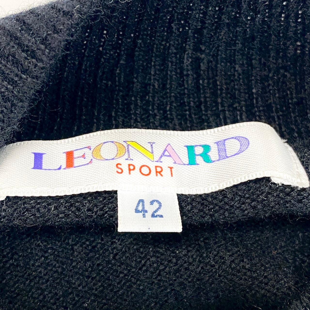 1f18 LEONARD レオナール ロングスリーブニットセーター カシミヤコットン ラインストーンロゴ 花柄刺繍 42サイズ ブラック レディース 女性用u02t