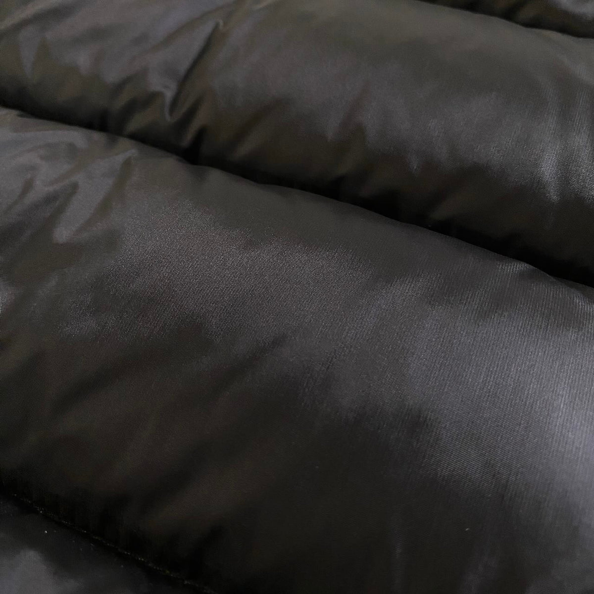 34j26 《未使用保管品》 MONCLER モンクレール HERMINE エルミンヌ Aライン ダウンコート Size 2 ブラック フード着脱可t18r
