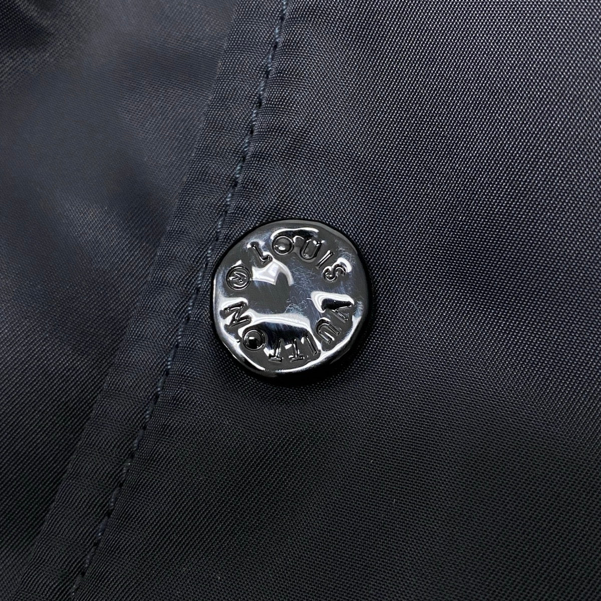 Mf19《未使用品》 LOUIS VUITTON ルイヴィトン 24SS カリグラフィー レザー × ナイロン ジャケット Calligraphy Leather Nylon Jacket サイズ50 ホワイト ブラックt18r