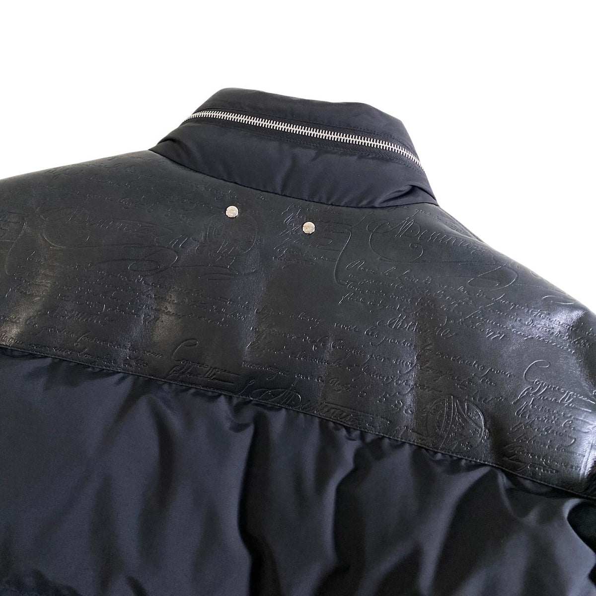 10j28《入手困難》 Berluti ベルルッティ カリグラフィー レザー使い ダウンジャケット R18OBL90W Size 48 ブラック ガーメント付t18r