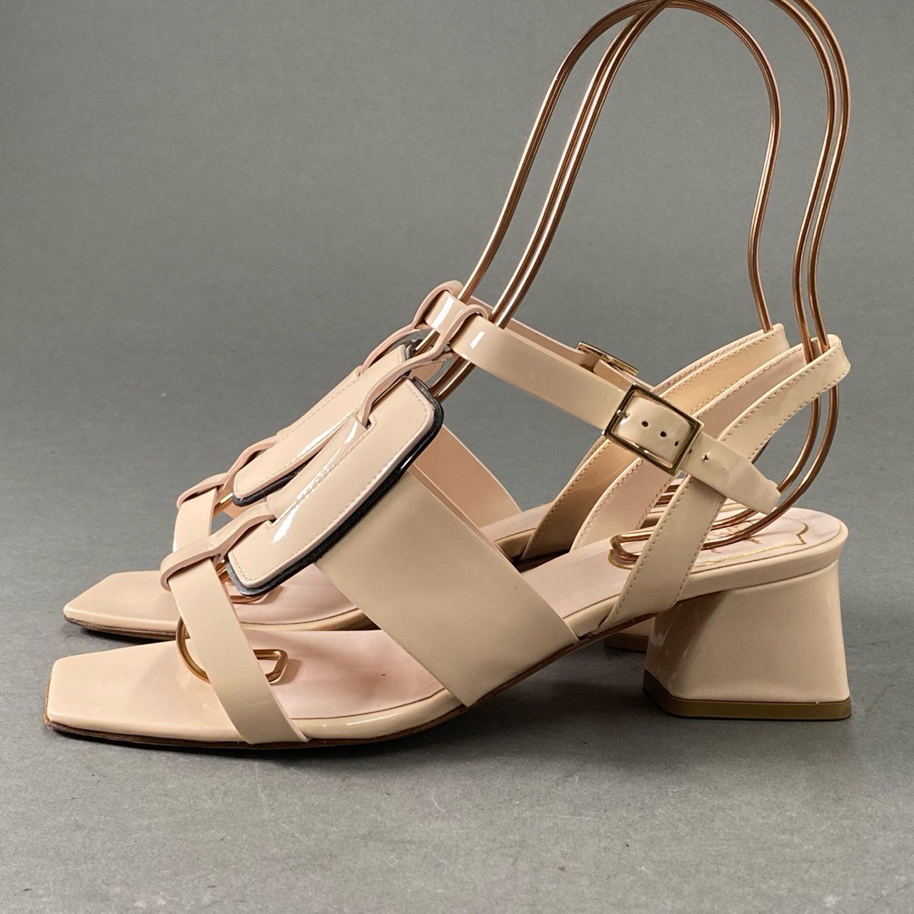 Roger Vivier ベージュ エナメルパンプス 希少34 （ロジェ