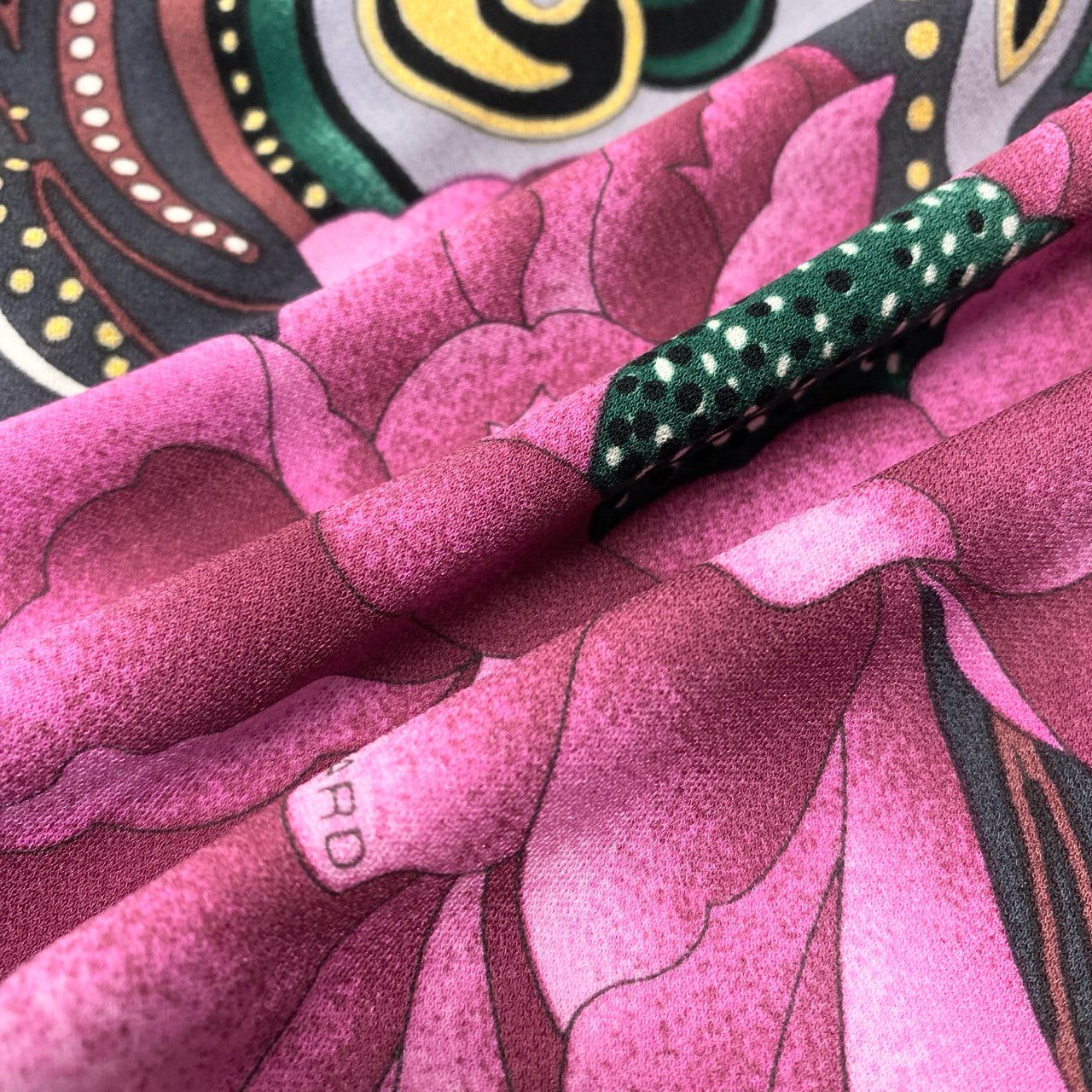 83b23 LEONARD レオナール Vネックカーディガン カンカン素材 美しいプリント チュニック丈 ストレッチ 0169219 42サイズ マルチカラー レディース 女性用u02t