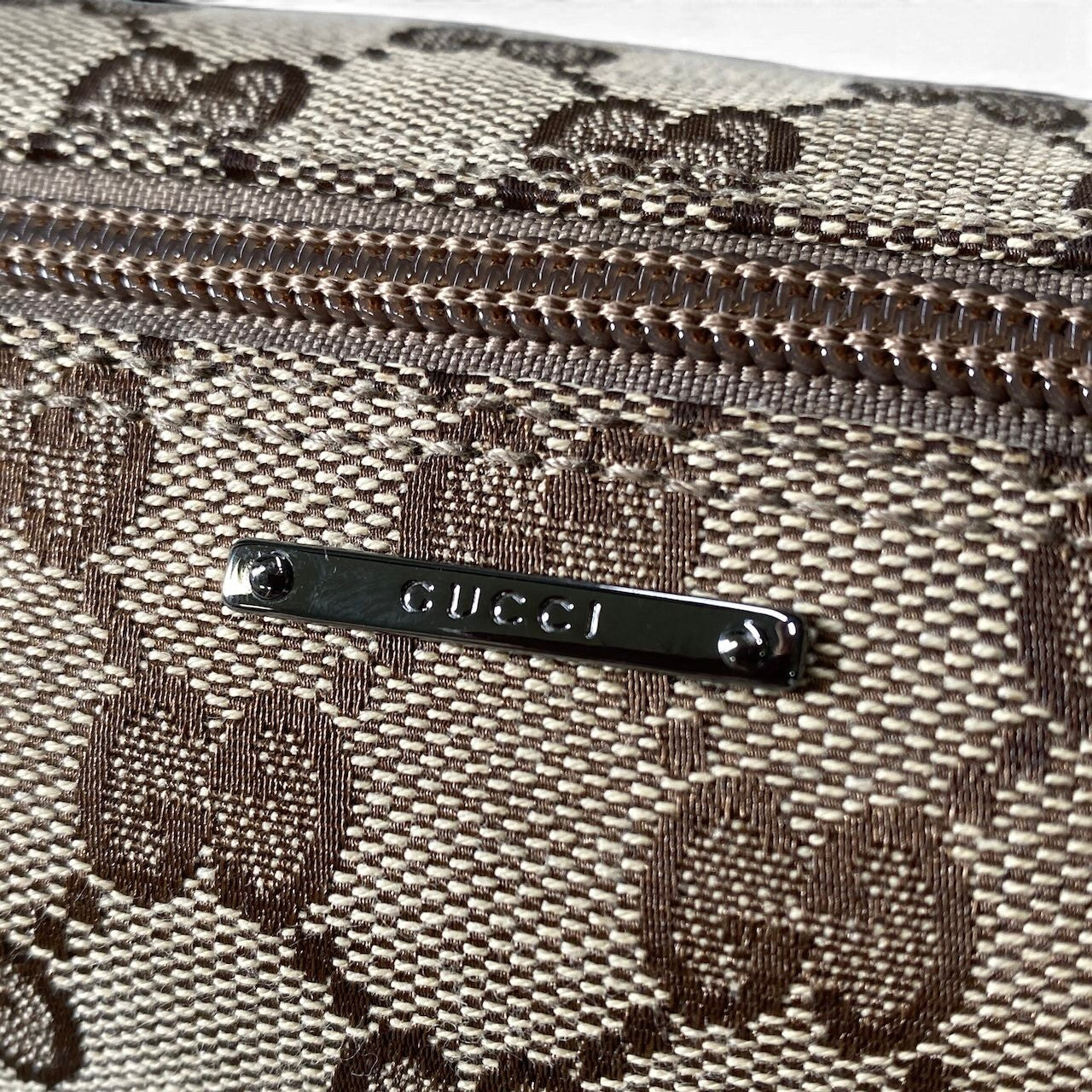 e29 GUCCI グッチ シェリーライン アクセサリーポーチ GGロゴ キャンバス ベージュ レディースta1