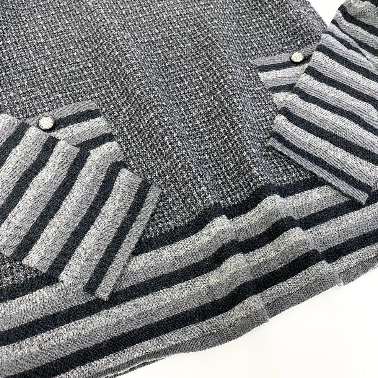 38a15 CHANEL シャネル ココマークボタン ボーター カシミヤセーター タートルネック L相当 グレー カシミヤ100 レディース ニット トップスta1