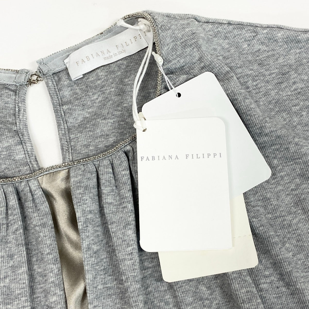 6i14 【新品保管品】FABIANA FILIPPI ファビアナフィリッピ 半袖リブカットソー ビジューネック フロントギャザーデザイン 42サイズ グレー レディース 女性用u02t