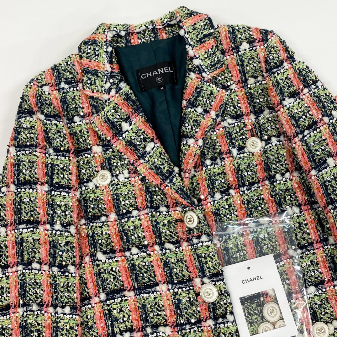 Cd7 CHANEL シャネル 2020クルーズライン P62793 スパンコール混 ツイードジャケット 4Pジャケット サイズ34 レディース ココマークボタンk02i