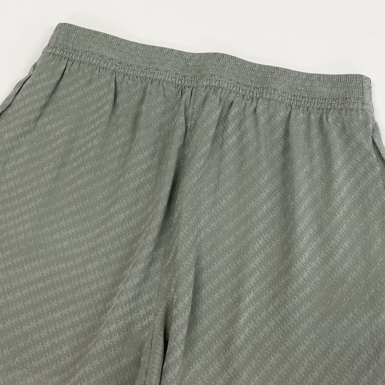 Ii29 《美品》 CELINE セリーヌ トリオンフ 総柄 ショートパンツ ハーフパンツ 2R711130R サイズ36 グレー シルク100 レディースu02t