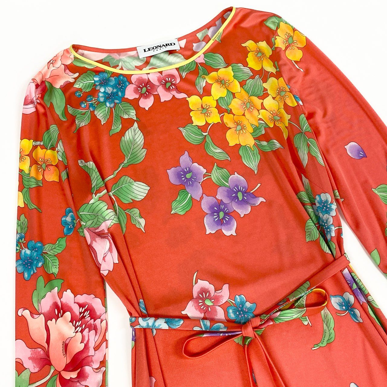 63d13 LEONARD PARIS レオナール ロングスリーブワンピース 美しい花柄プリント ウエストリボン付 イタリア製 サイズ40 オレンジ系 シルク100％ レディース 女性用u02t