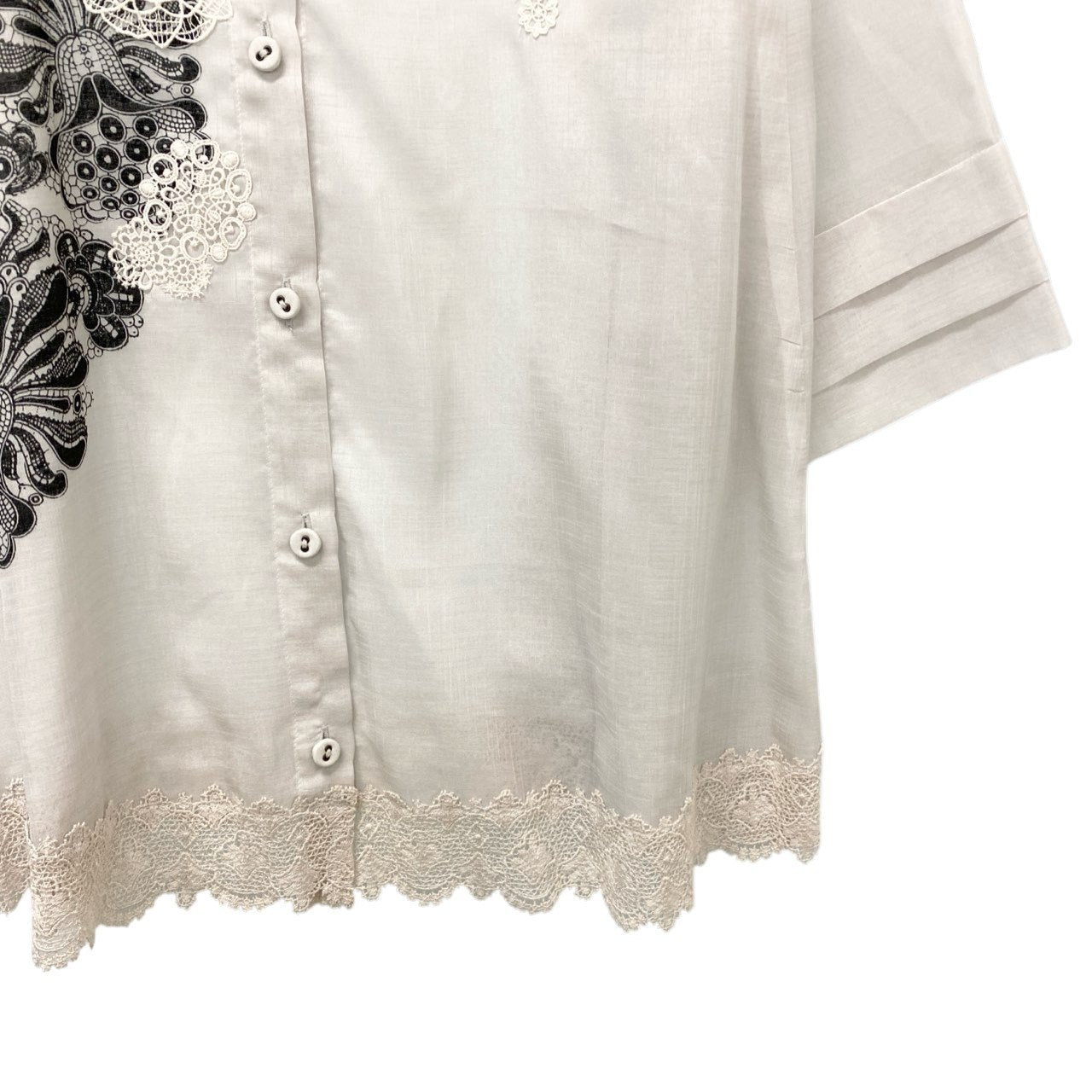 69c2 TOKUKO 1er VOL トクコプルミエヴォル シアーブラウス ノーカラーシャツ 七分袖 レース装飾 レディース 女性服 サイズ9 ホワイト系 ポリエステル100％u02t