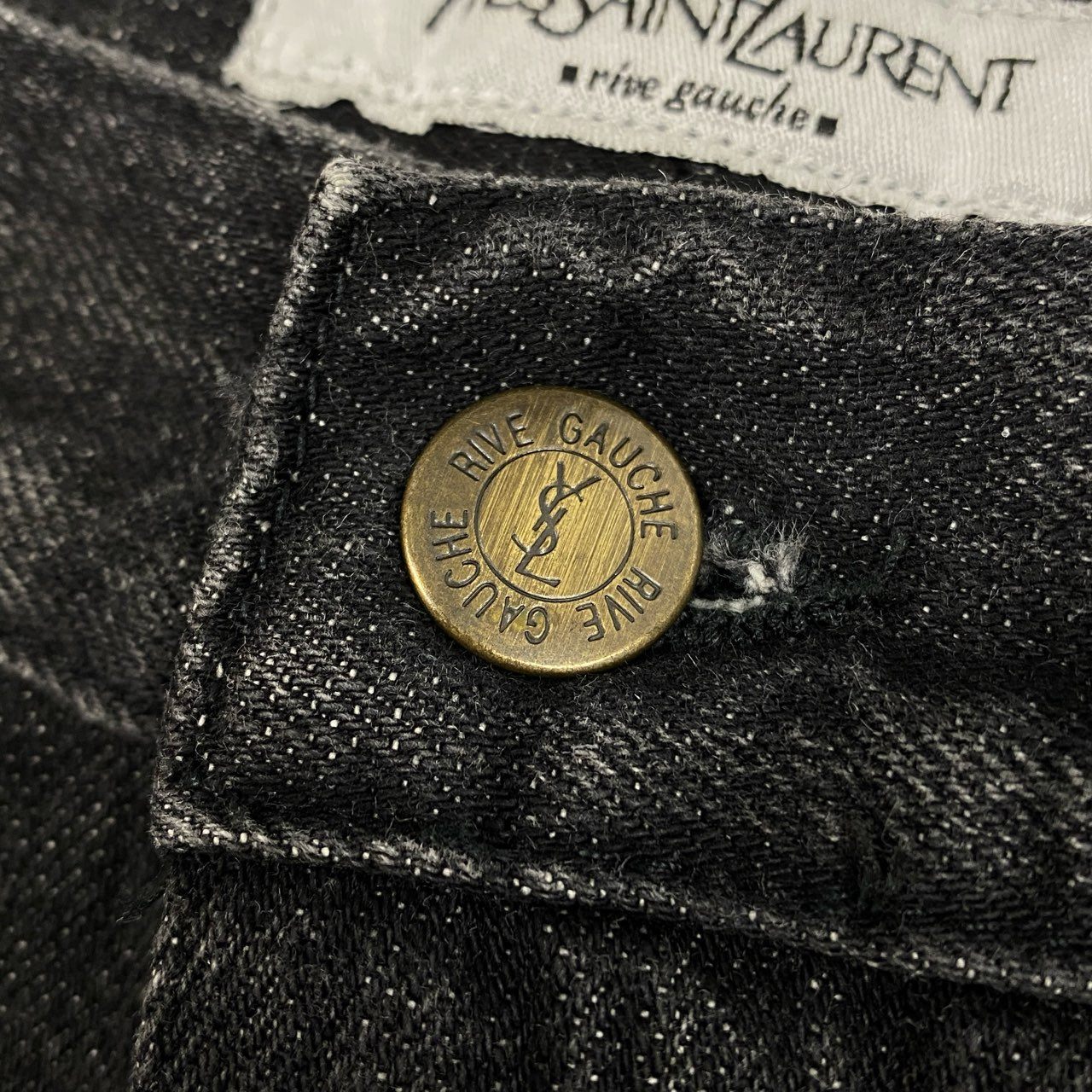 56a14 Yves Saint Laurent イブサンローラン YSLロゴ バックポケット デニムパンツ ジーンズ サイズ44 ブラック メンズ ボトムk02i