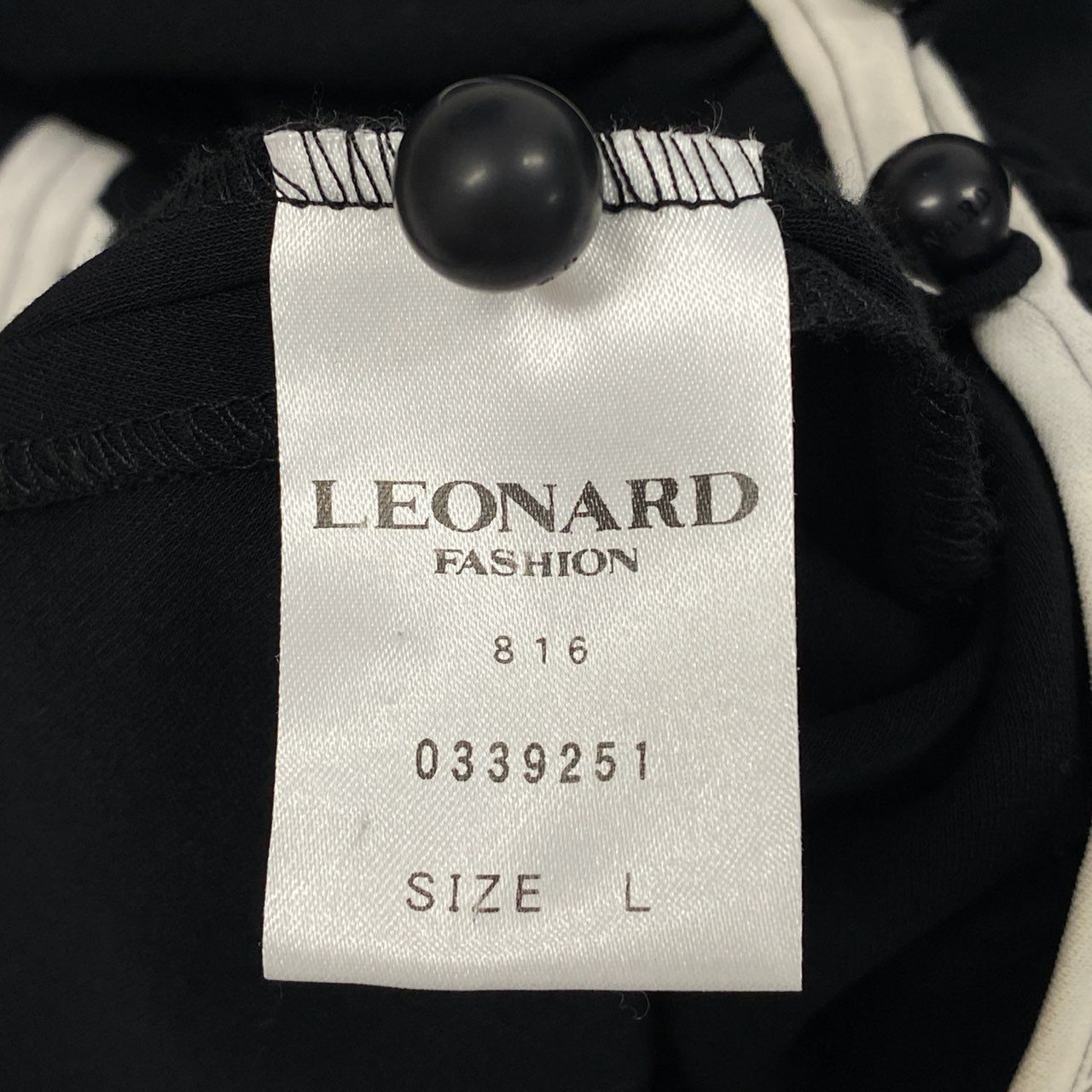 22a23 LEONARD レオナール 美しい花柄プリント 薄手カーディガン トップス モノトーン L ブラック コットン レディースu02t