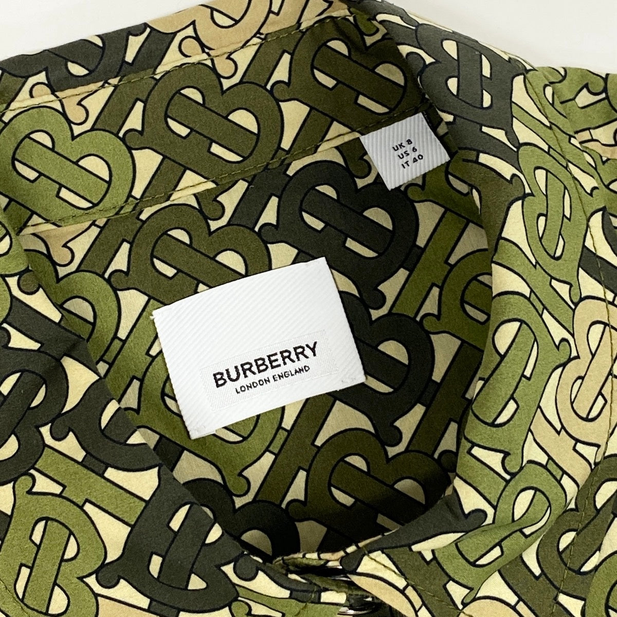12i14 《美品》 BURBERRY LONDON ENGLAND バーバリー ロンドン 総柄シャツ ノースリーブシャツ TBロゴ ブラウス コットンシャツ IT40 グリーン 綿100％ レディース 女性用u02t