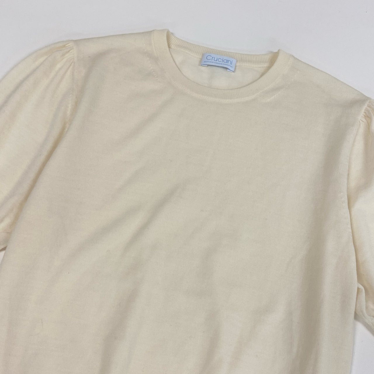 2j27 Cruciani クルチアーニ 半袖ニット ニットセーター クルーネック 薄手 ウール100％ 40サイズ アイボリー レディースu02t