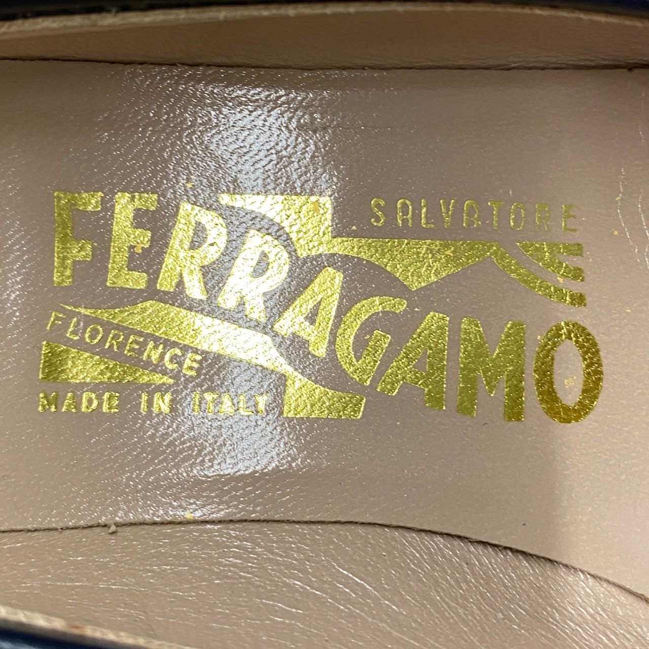 8f11 Salvatore Ferragamo サルヴァトーレフェラガモ ガンチーニ ゴールド金具 レザーローファー 革靴 サイズ4 1/2C ネイビー レディース 女性用 靴