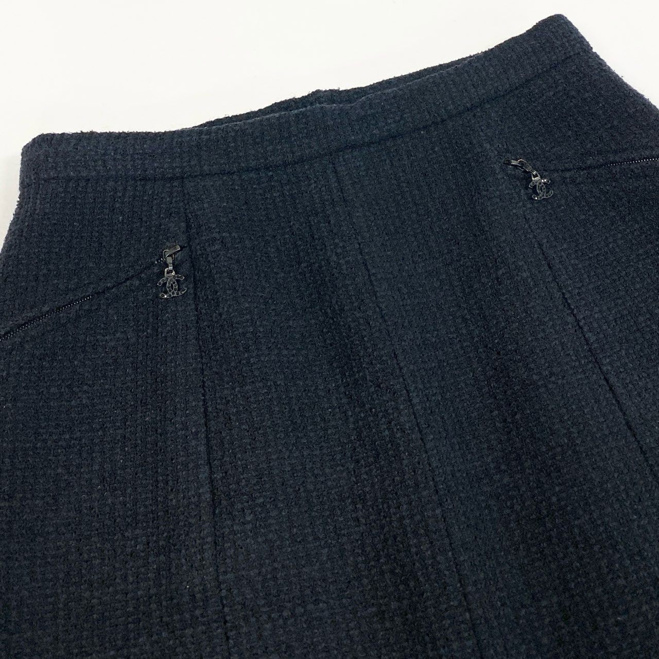 b23 CHANEL シャネル 2002年 02A P19755 ラインストーン ココマーク付き ツイードスカート サイズ38 ブラック レディースk02i