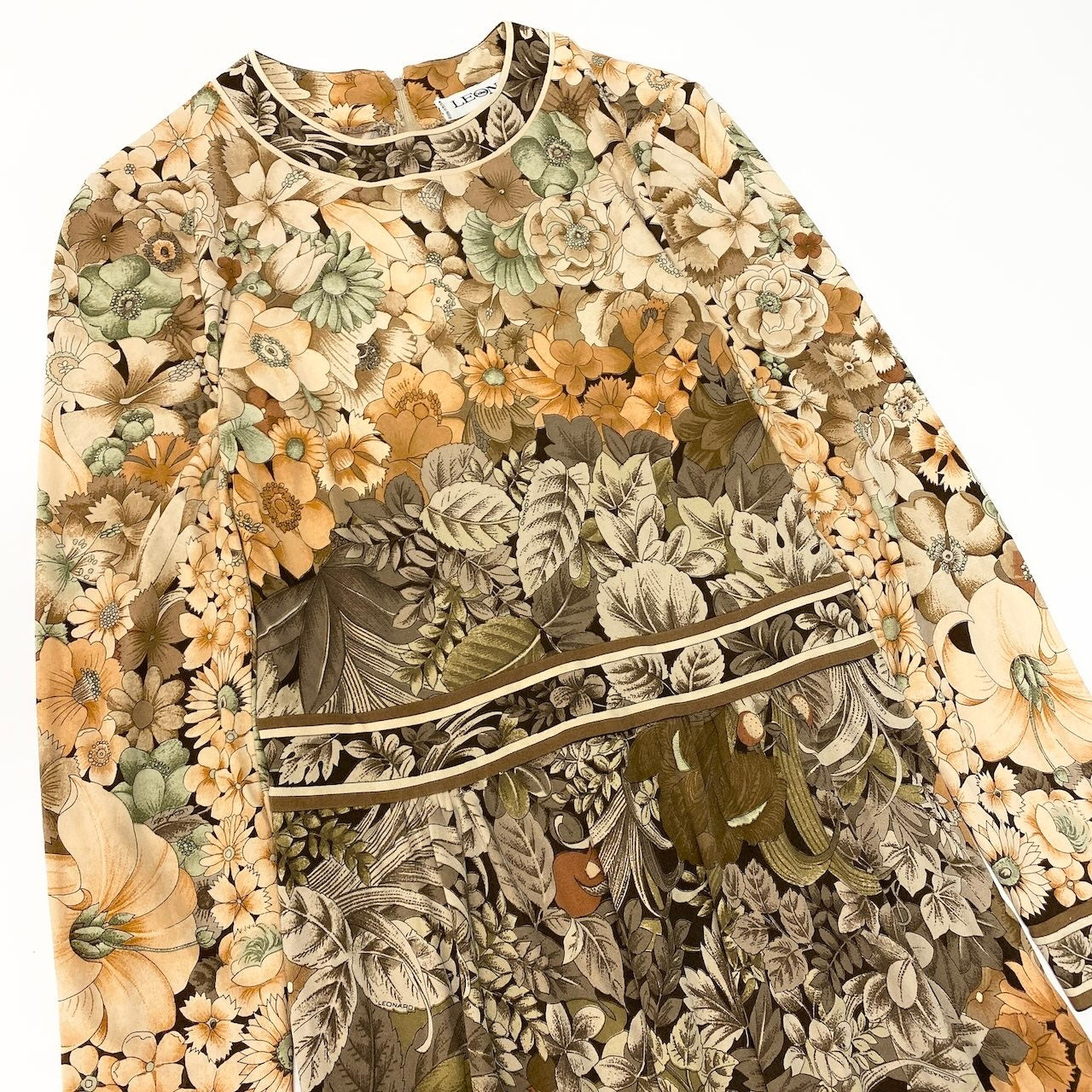 80d13 LEONARD PARIS レオナール 長袖ワンピース ロングワンピース 花柄プリント 総柄 ウエスト切替 マルチカラー シルク100％ レディース 女性用o07t