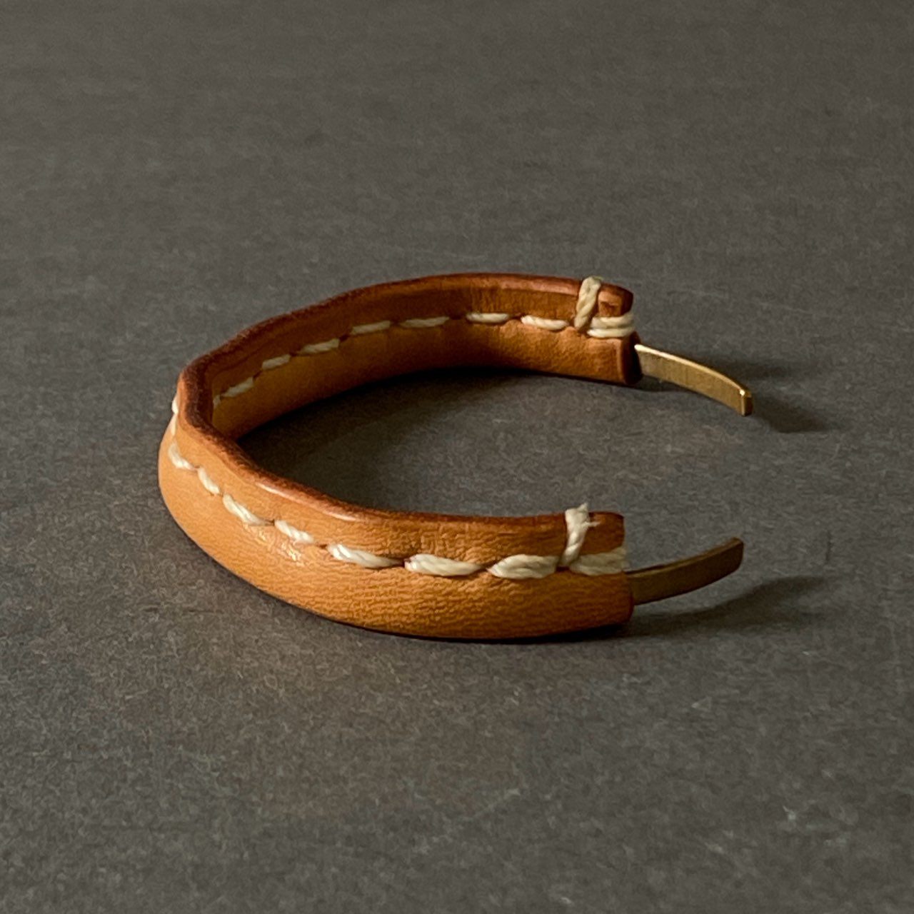 g5 Hender Scheme エンダースキーマ not lying jewelry bangle バングル レザー 牛革 キャメル cow leather