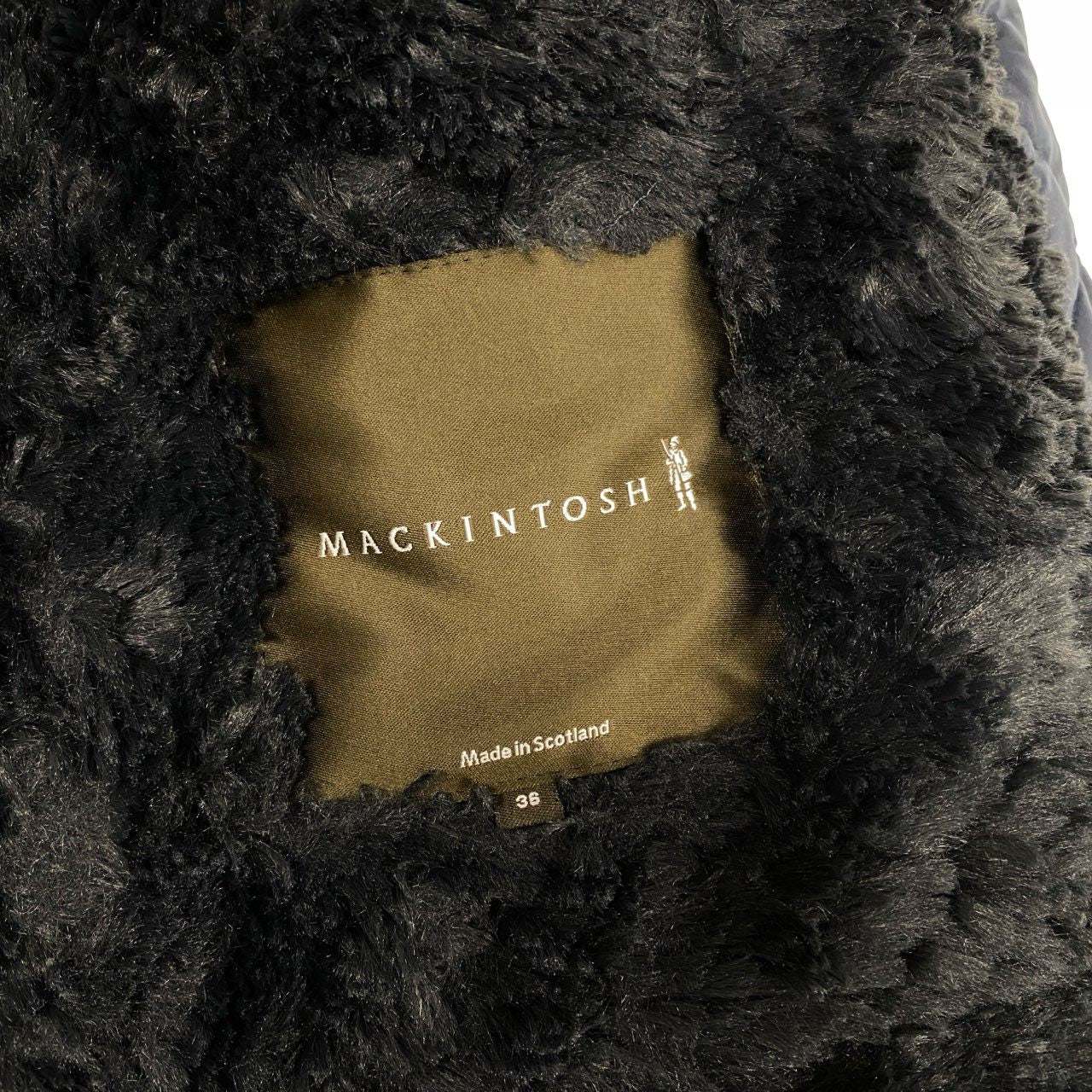 41j29 《美品》MACKINTOSH マッキントッシュ キルティングコート  内側ボア アウター 36サイズ ネイビー レディースu02t