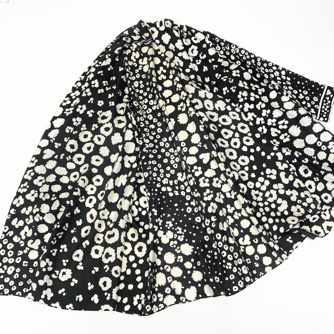 83b23 LEONARD レオナール ロングカーディガンジャケット ガウンカーディガン 美しいプリント 9ARサイズ ブラック アイボリー コットン100％ レディース 女性用u02t