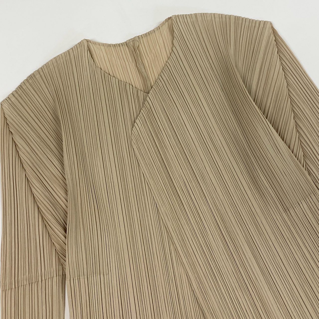Ad12 PLEATS PLEASE プリーツプリーズ 長袖カーディガン 羽織 サイズ3 アイボリー レディース トップスta1