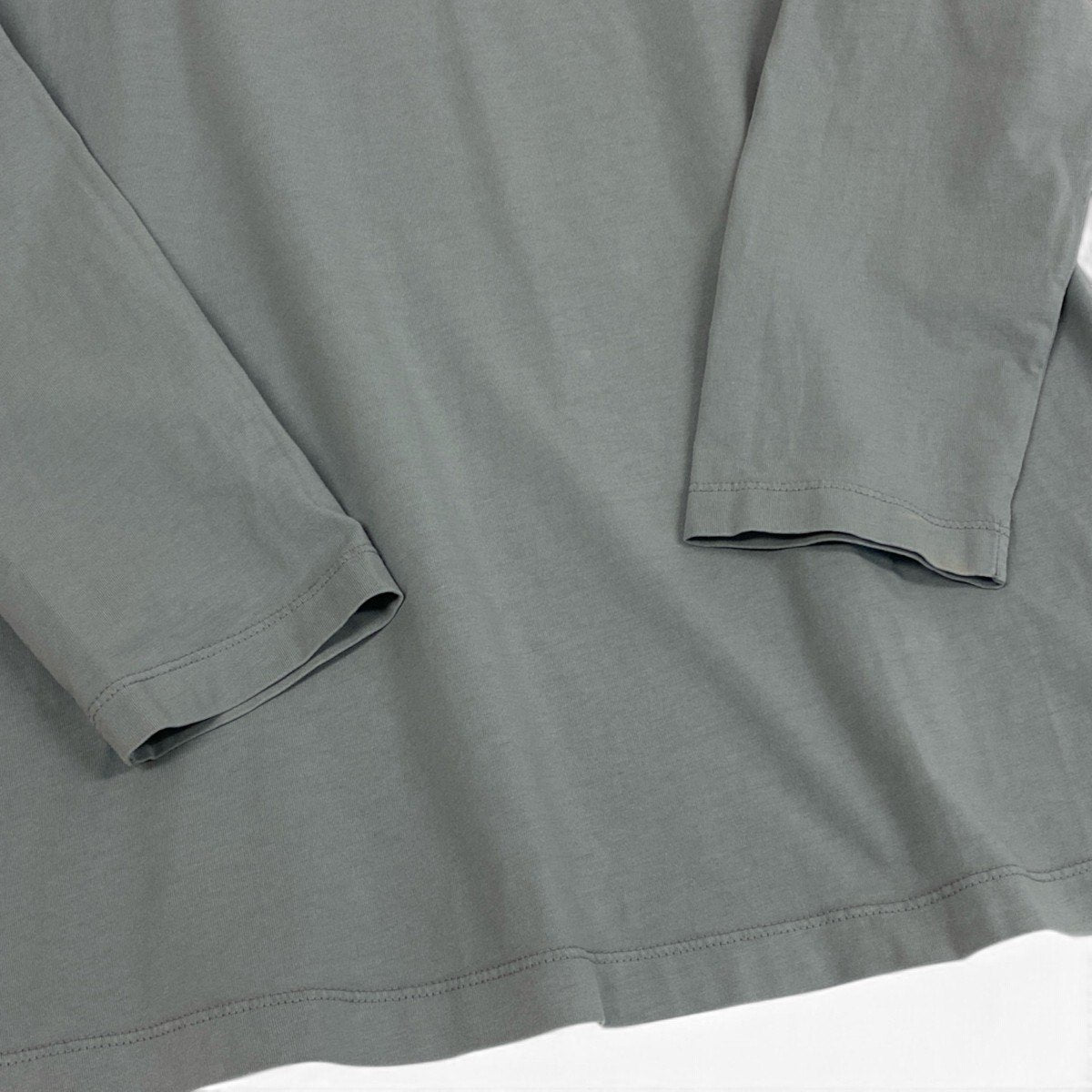 Ii4 【未使用タグ付】 miu miu ミュウミュウ 2024年 ロゴTシャツ カットソー サイズM グレー コットン100％ レディースk02i