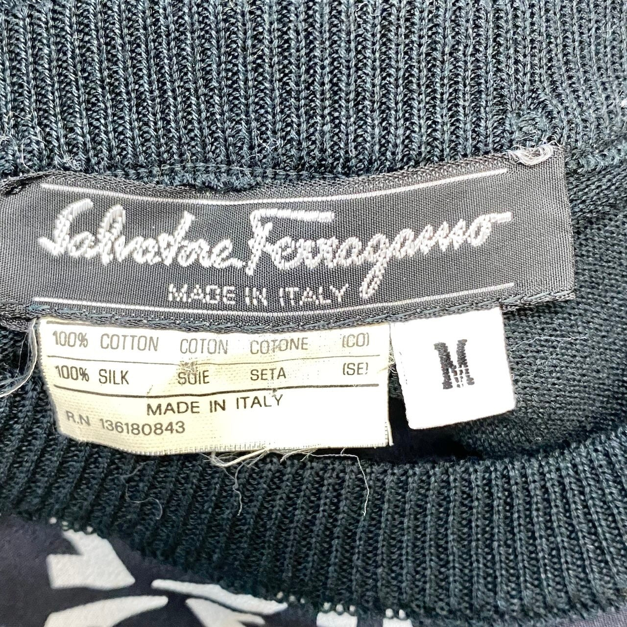 3f17 Salvatore Ferragamo サルヴァトーレフェラガモ 半袖ニットカットソー 異素材切替 バックボタン 総柄 サイズM ブラック コットン シルク レディース 女性服u02t