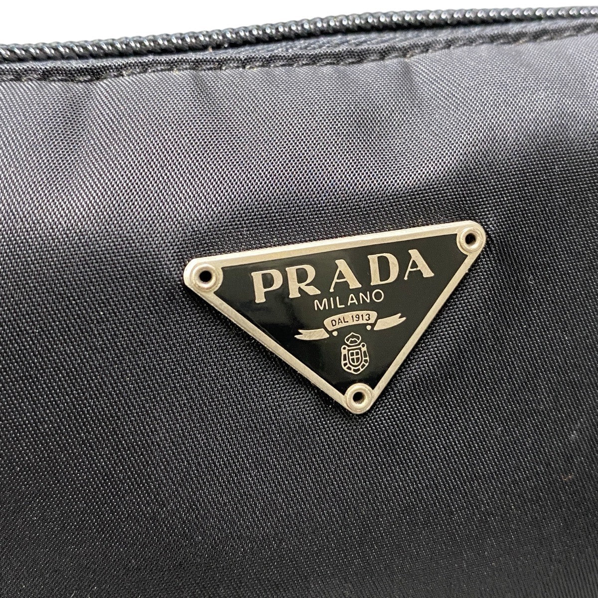 g31 PRADA アクセサリーポーチ ショルダーバッグ 三角ロゴプレート ナイロン ブラック ナイロン レディース 女性用ta1