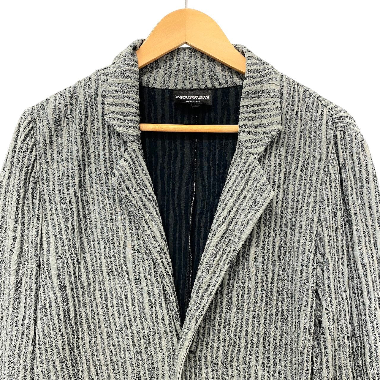 73c31 EMPORIO ARMANI エンポリオアルマーニ セットアンサンブル テーラードジャケット 半袖カットソー ストレッチ エンボス加工 Sサイズ グレー系 メンズ 男性用u02t