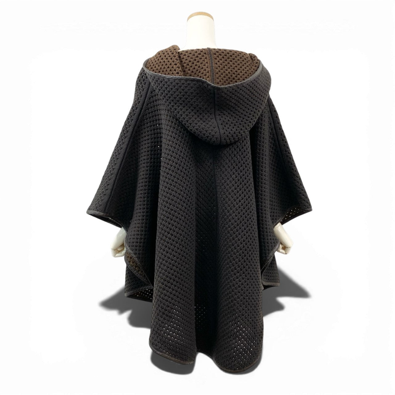 85b9 《美品》 Salvatore Ferragamo サルヴァトーレフェラガモ ニットポンチョ ケープコート ガンチーニターンロック レザーパイピング S ブラウンk02i