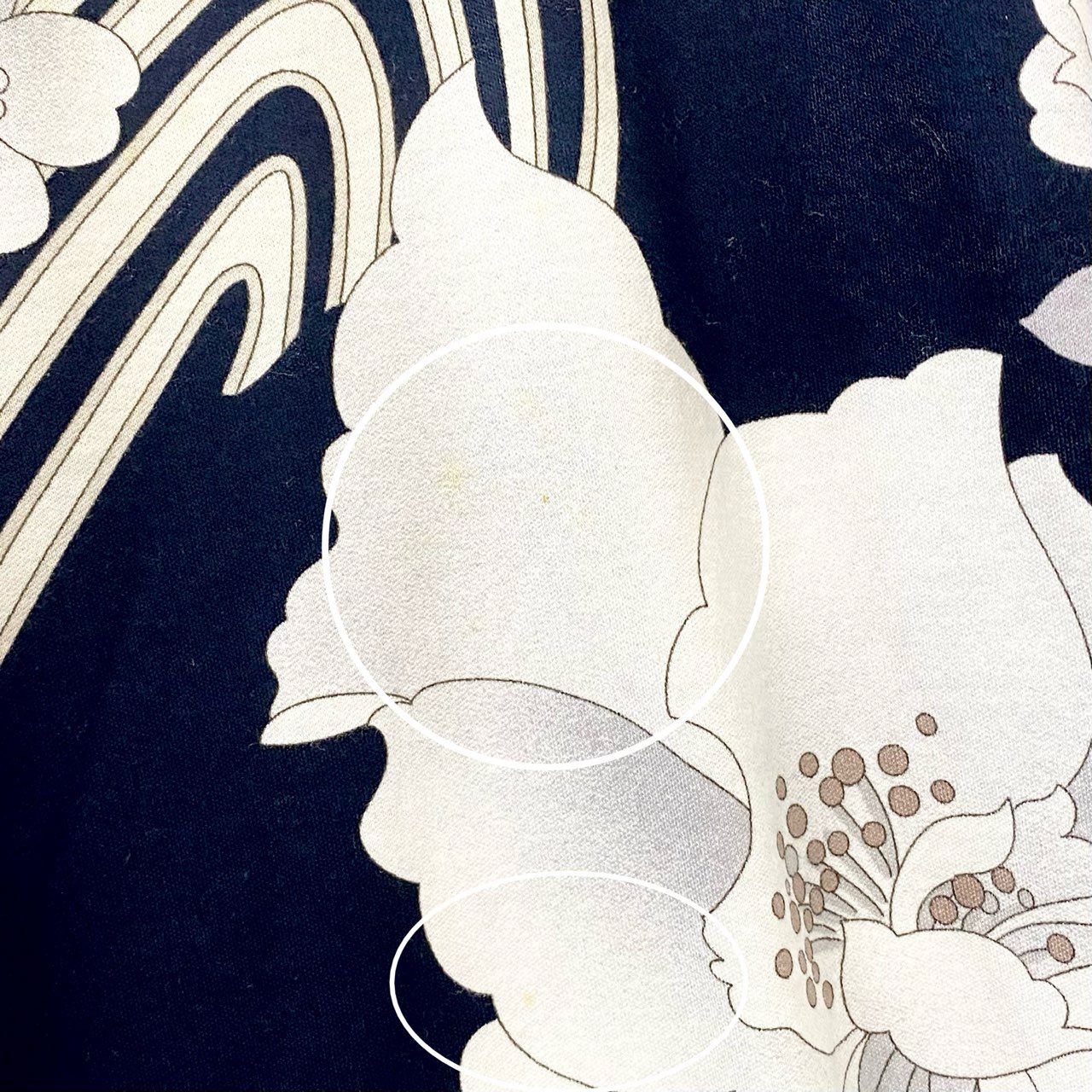 75b26 LEONARD レオナール ラウンドネック半袖Tシャツ 美しい花柄プリント  0379125 Lサイズ ネイビー系 コットン100％ レディース 女性用u02t