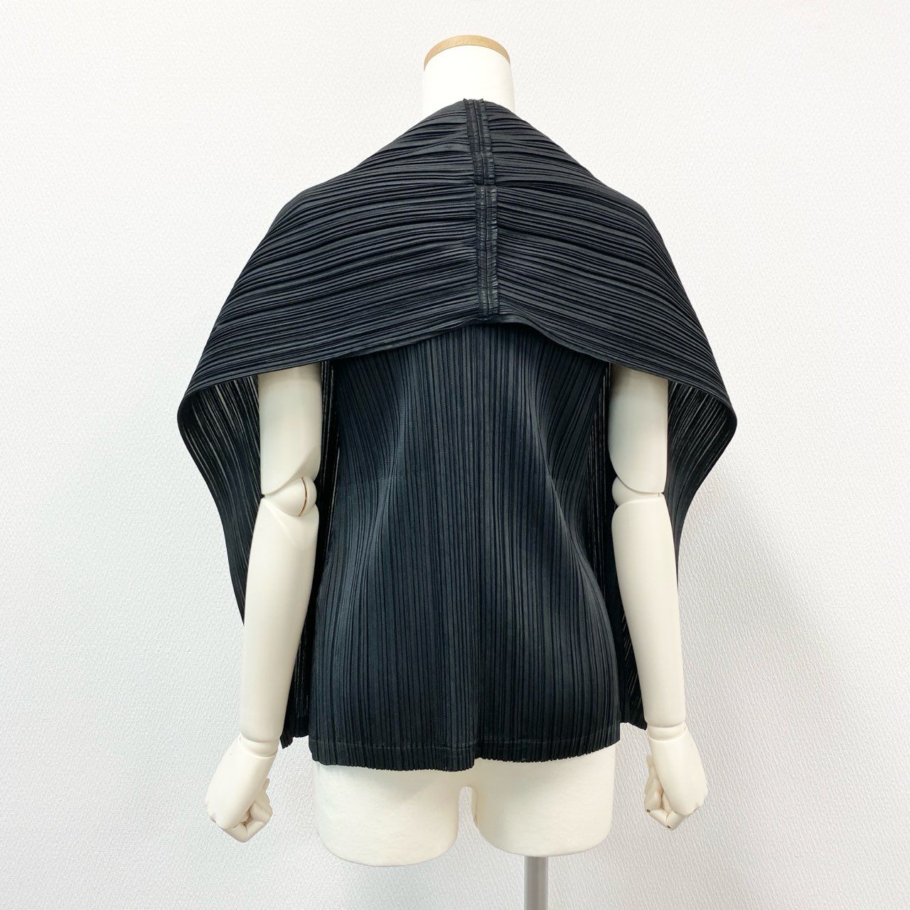 14j10 PLEATS PLEASE プリーツプリーズ フロントオープン ジレ ベスト イッセイミヤケ PP21-JE163 3サイズ ブラック レディースu02t