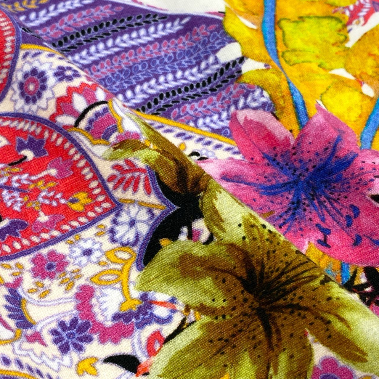 67j6《美品》 ETRO エトロ イタリア製 半袖Tシャツ クルーネック カットソー 花柄プリント ストレッチ◎ レディース 女性用 マルチカラー コットン100％u02t