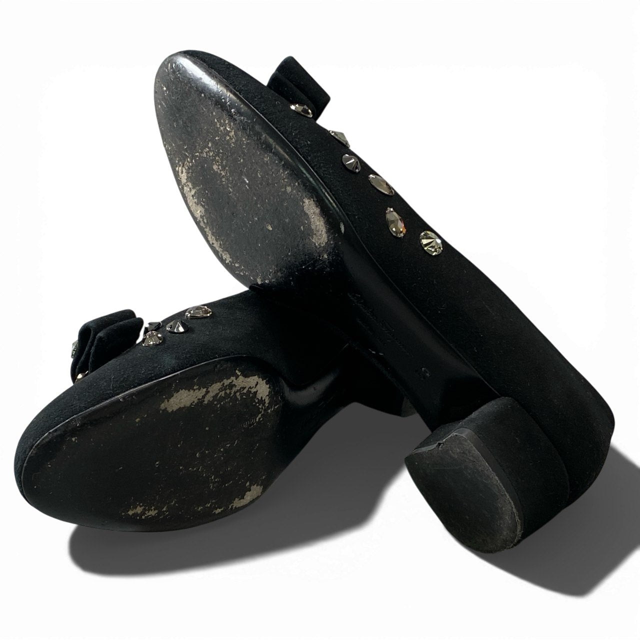 3a5【美品】Salvatore Ferragamo サルヴァトーレフェラガモ VARASW ビジュー付き ヴァラ レザーパンプス サイズ5D ブラック スウェード レディース 女性用 靴k02i