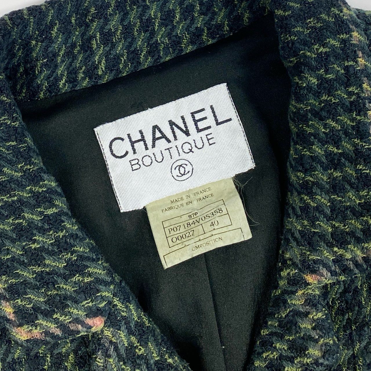 Ca14【Archive】CHANEL シャネル 1997年 collection P07184 ココマークボタン ツイードショートジャケット サイズ40 ダークグリーン系 レディース 女性用 アウターta1