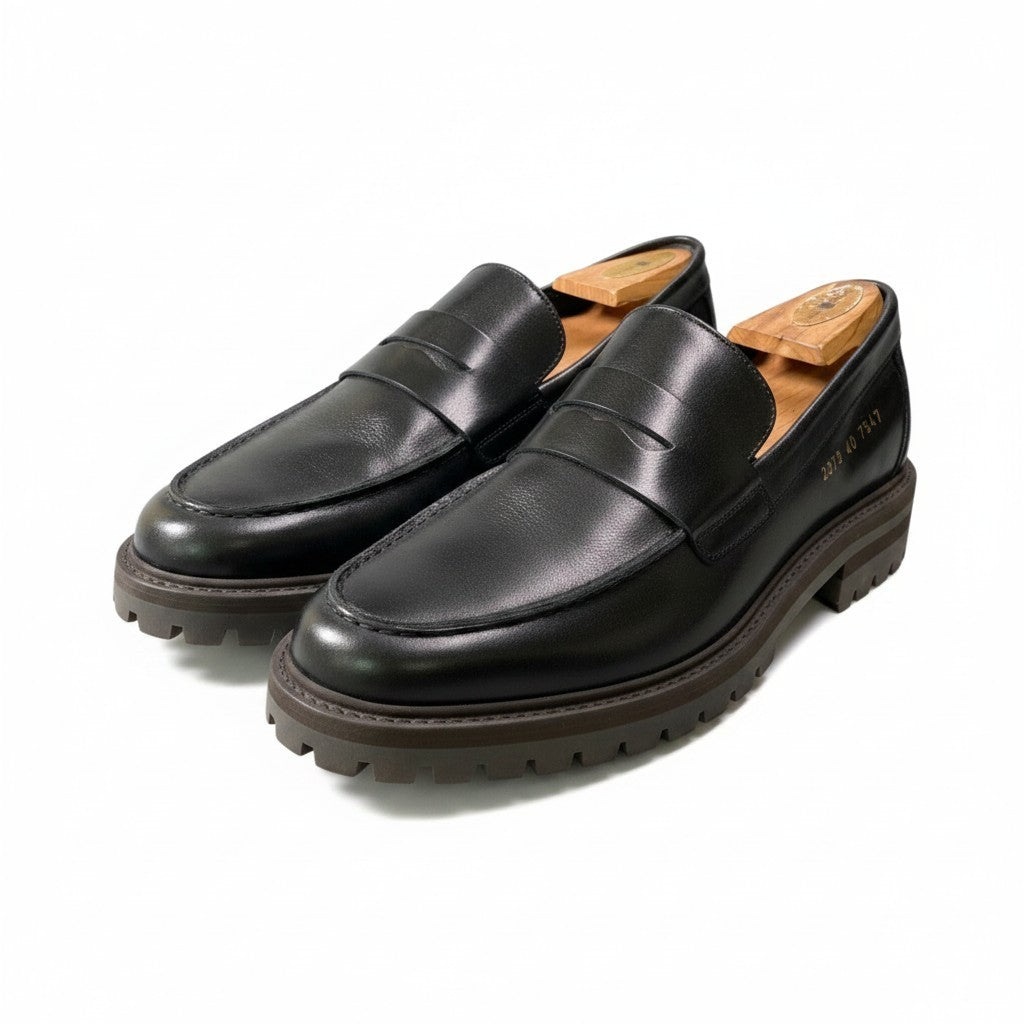 2g8【美品】COMMON PROJECTS コモンプロジェクト レザーコインローファー レザー シューズ 2379 7547 40サイズ ブラック レザー メンズ 男性用o07t