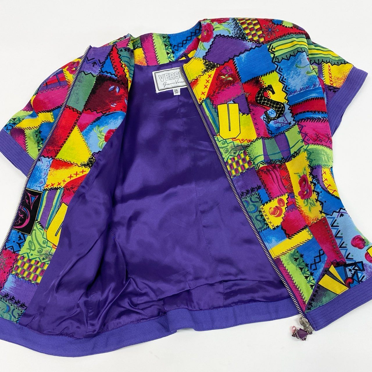 Ib19  VERSUS Gianni Versace ジャンニヴェルサーチ 総柄 半袖ジャケット ジップアップ 38 マルチカラー レーヨン レディースu02t