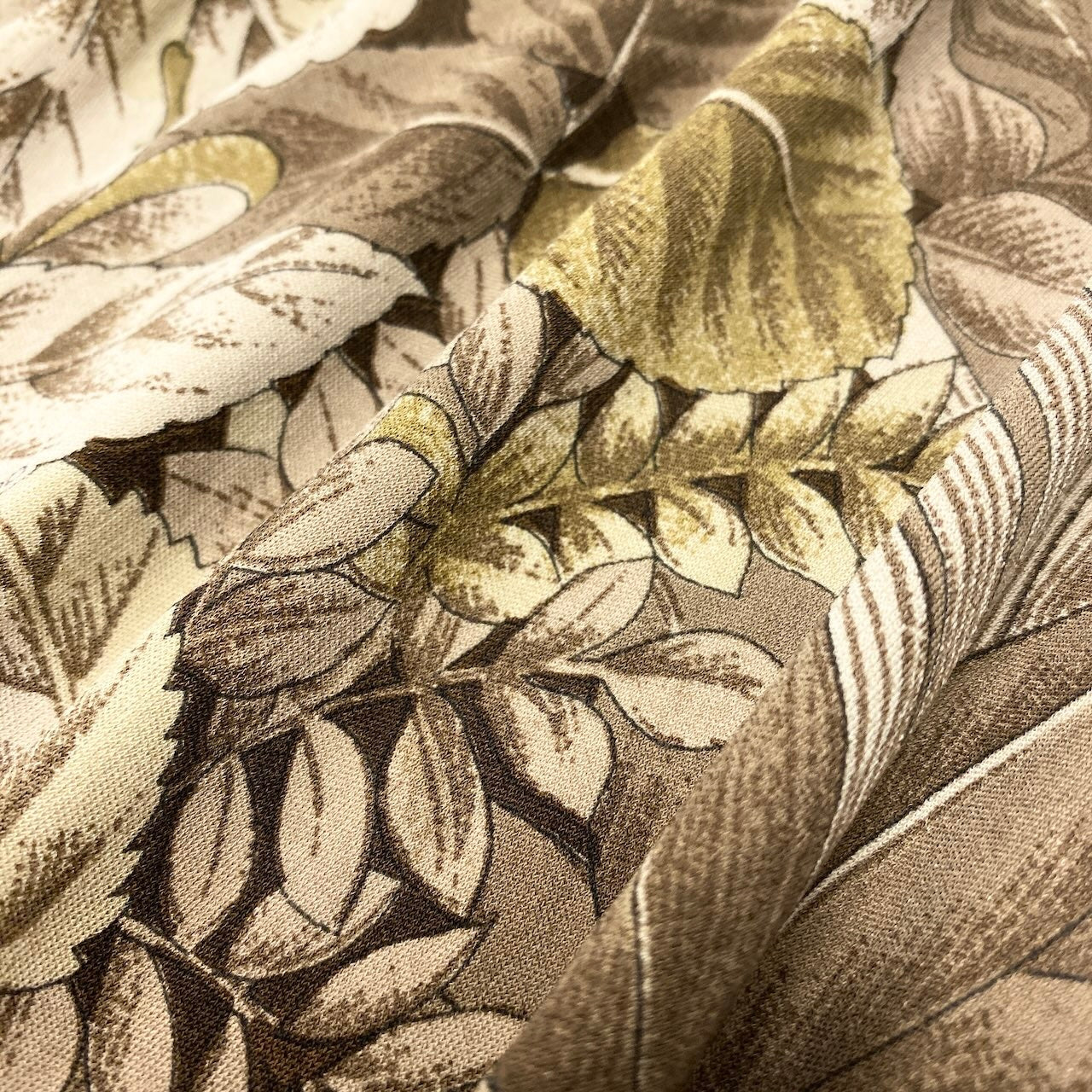 80d13 LEONARD PARIS レオナール 長袖ワンピース ロングワンピース 花柄プリント 総柄 ウエスト切替 マルチカラー シルク100％ レディース 女性用o07t