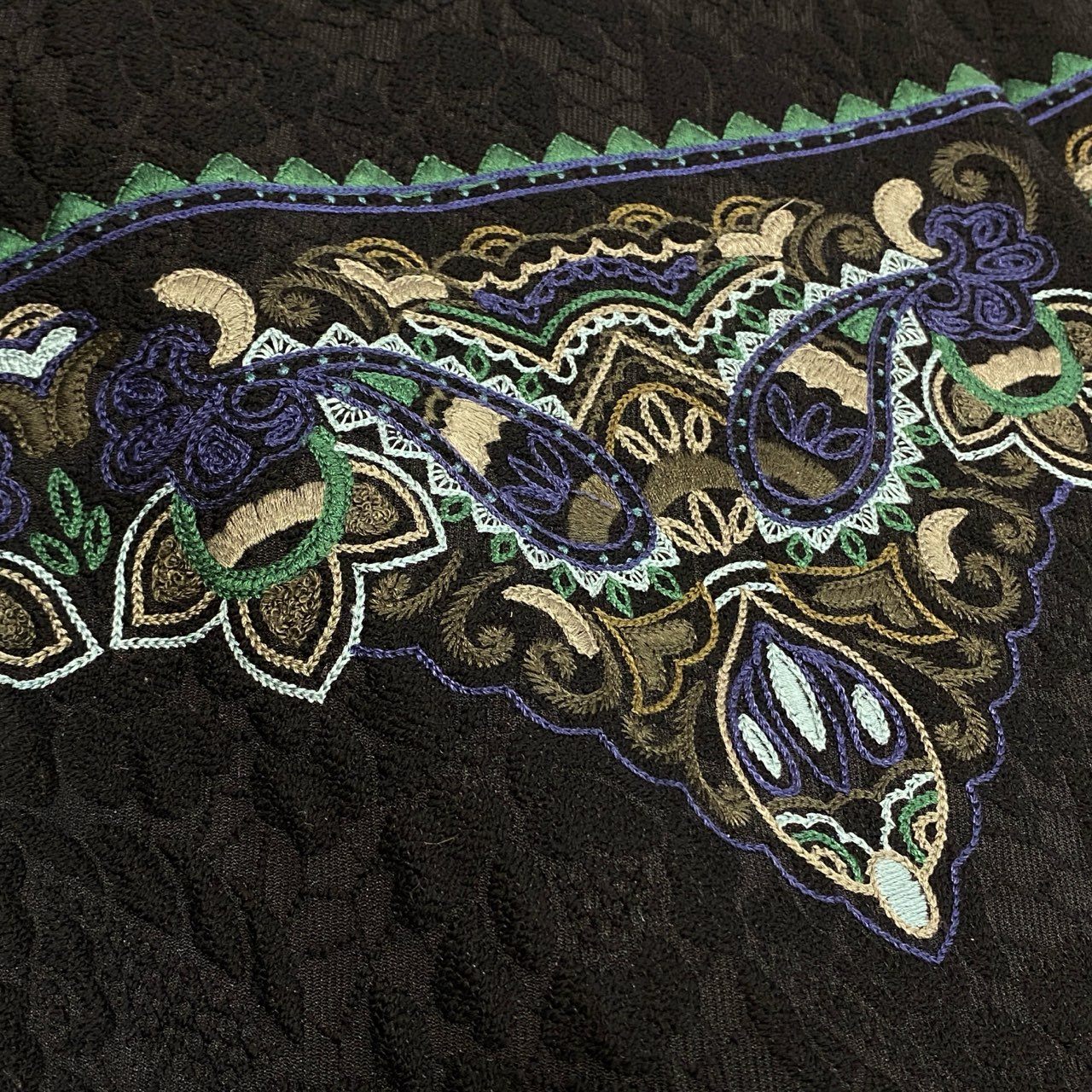 82k28 TOKUKO 1er VOL トクコプルミエヴォル ロングコート Aライン アウター フラワージャガード 刺繍 9 ブラック レディースu02t