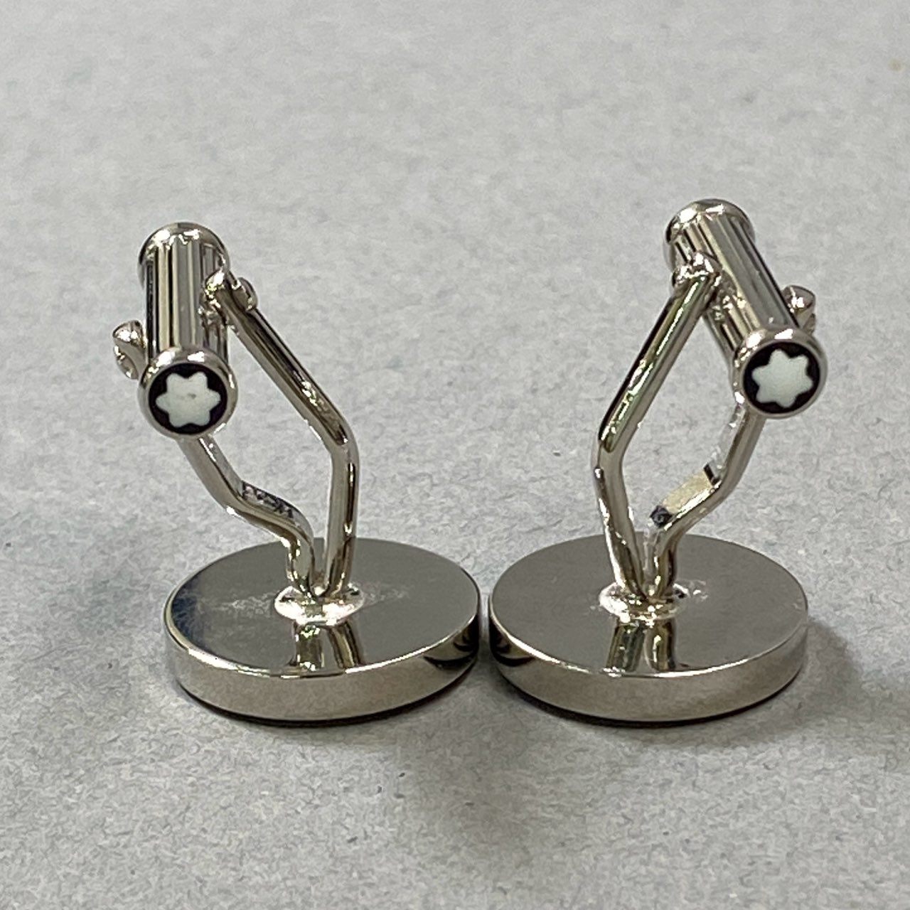 j6《美品》 MONTBLANC モンブラン ブラックオニキス カフスボタン シルバー ブラック カフリンクス ビジネス スーツ 箱付きt18r