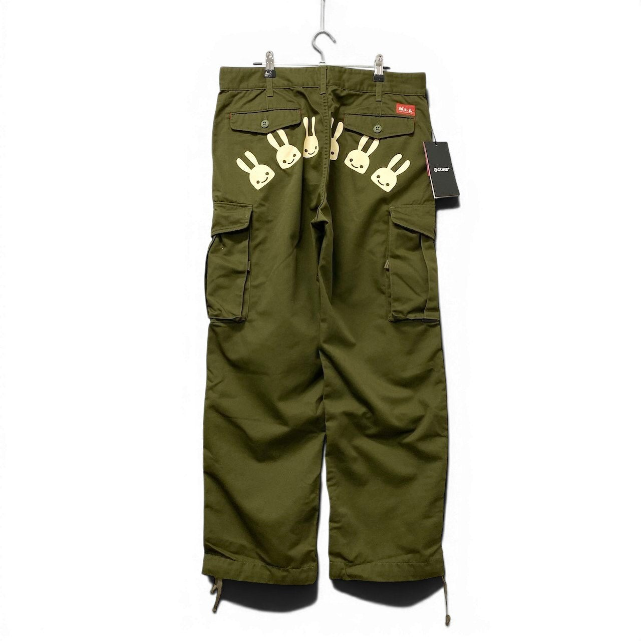 83e15《未使用品》 CUNE. キューン 6Pうさぎ カーゴパンツ サイズM カーキ ミリタリー 日本製 Cargo Pants タグ付t18r