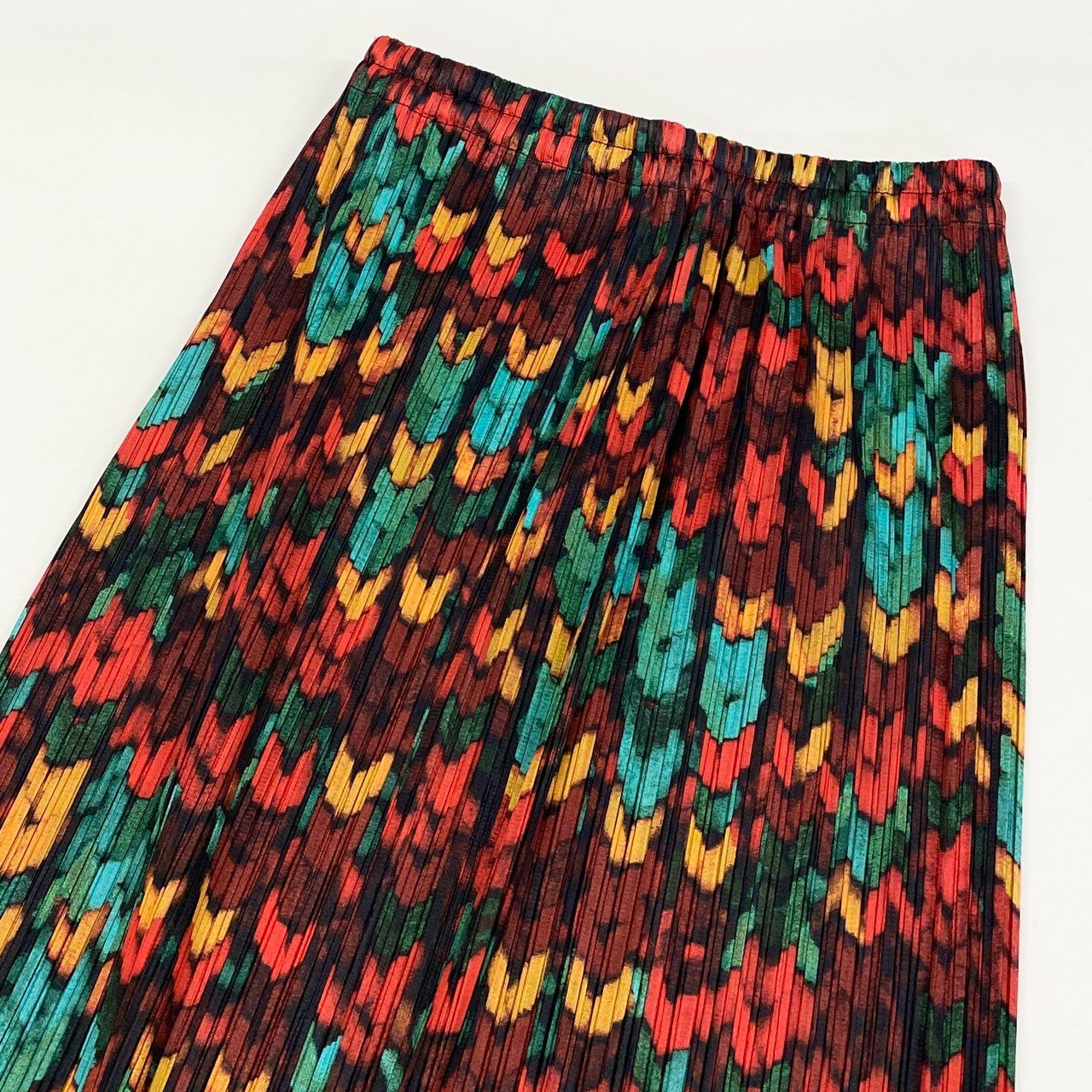 77i8 《美品》 PLEATS PLEASE ISSEY MIYAKE プリーツプリーズ イッセイミヤケ 日本製 メリヤス編み柄 プリーツ加工 ロングスカート 総柄プリント ボトムス PP14-JG446 2 マルチカラー レディースo07t