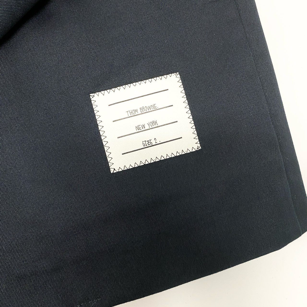 54b23 THOM BROWNE トムブラウン コットン ツイル 4BAR スポーツコート テーラードジャケット MJU490A-03788415 2サイズ ネイビー コットン100％ メンズ 男性用u02t