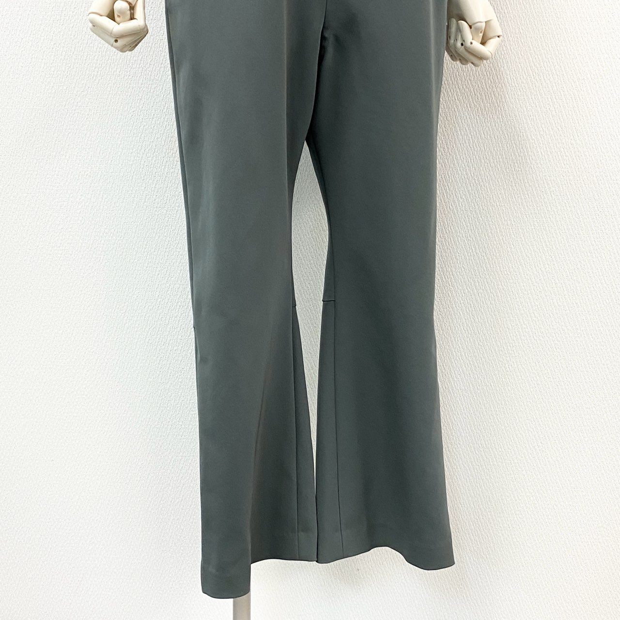 87c26 【美品】 HYKE ハイク SALON SLEEVELESS JUMPSUIT ジャンプスーツ オールインワン ノースリーブ 232-16185 1 SMALL カーキk02i